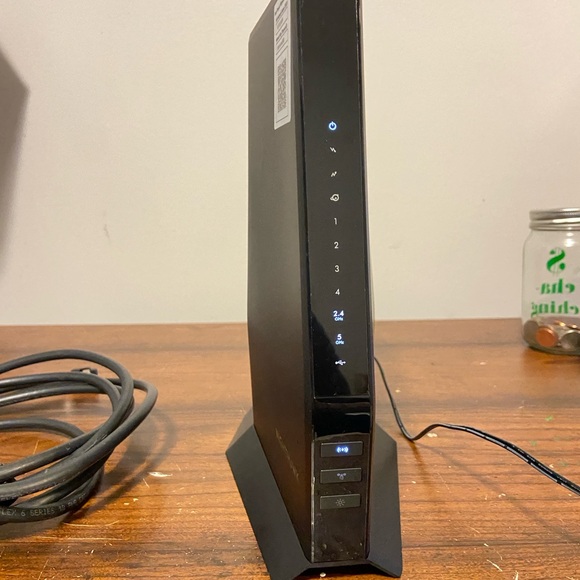 NETGEAR Nighthawk Black Wireless Router- - Picture 2 of 7